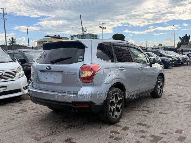 Subaru Forester 2015 Silver