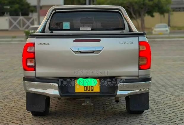 Toyota Hilux 2019 Gray