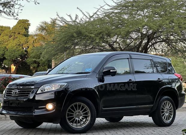 Toyota Vanguard 2013 Black