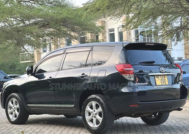 Toyota Vanguard 2012 Matt Black