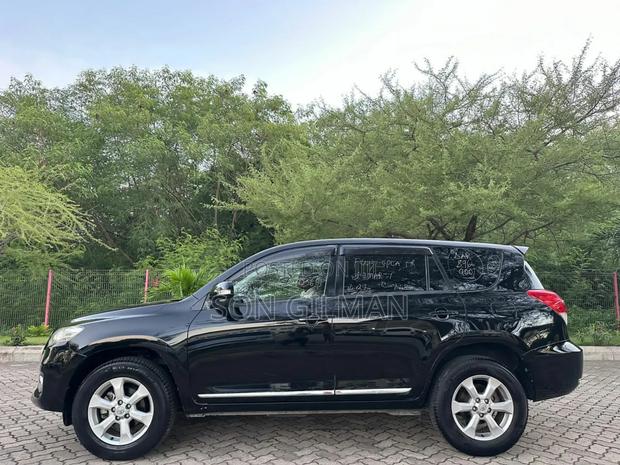 Toyota Vanguard 2012 Black