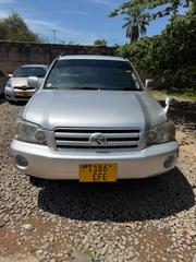 Toyota Kluger 2004 Silver for sale