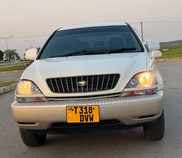 Toyota Harrier 2001 White