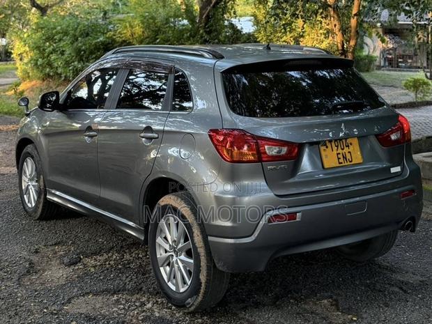 Mitsubishi RVR 2.0 2011 Gray
