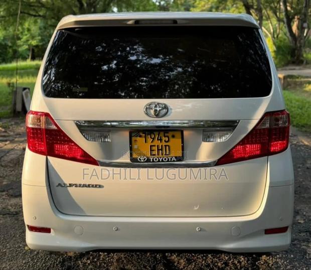 Toyota Alphard 2011 White