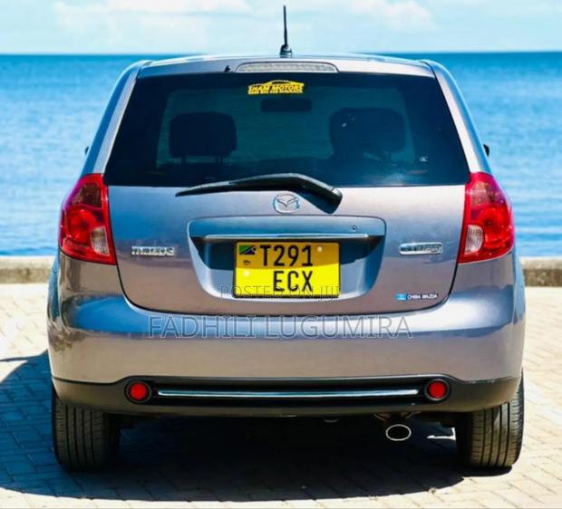 Mazda Verisa 2006 Gray