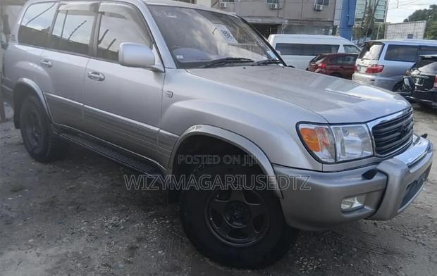 Toyota Land Cruiser 2000 Silver