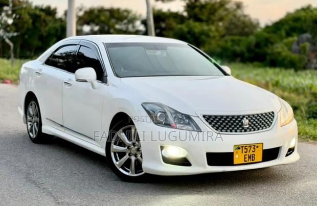 Toyota Crown 2008 White