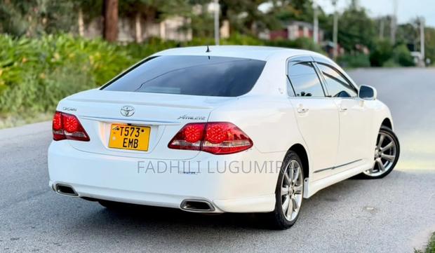 Toyota Crown 2008 White