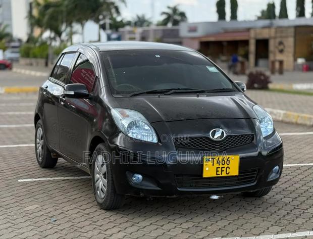 Toyota Vitz 2008 Black