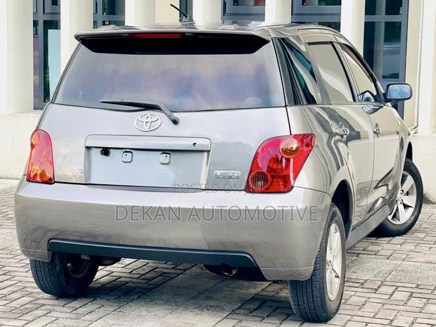Toyota IST 2004 Gray