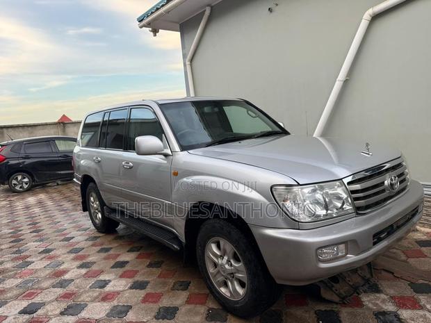 Toyota Land Cruiser 2006 Silver