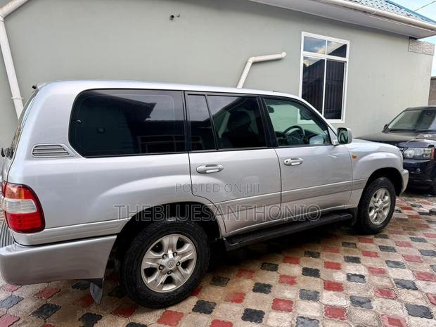 Toyota Land Cruiser 2006 Silver