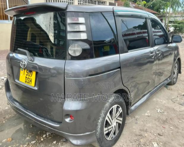 Toyota Sienta 1.5 AWD 2006 Gray