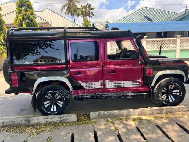 Land Rover Defender 2015 Red