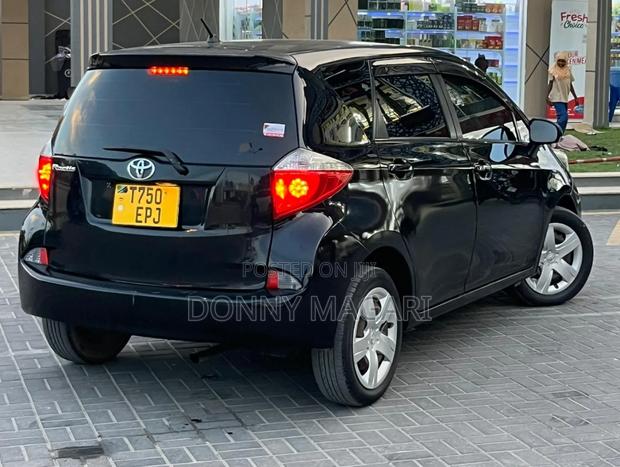 Toyota Ractis 1.5 AWD 2012 Black