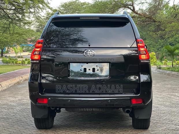 Toyota Land Cruiser Prado 2.7 2023 Black