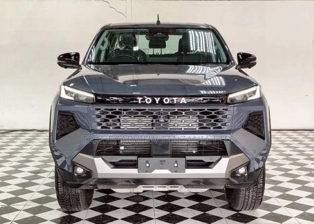 New Toyota Hilux 2025 Gray
