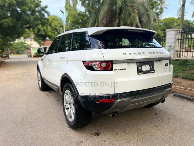 Land Rover Range Rover Evoque Dynamic 4x4 (2.0L 4cyl 9A) 2014 White