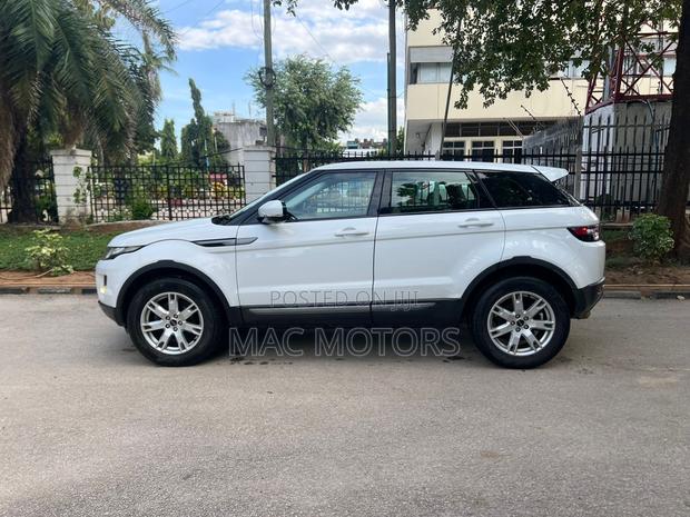 Land Rover Range Rover Evoque Dynamic 4x4 (2.0L 4cyl 9A) 2014 White