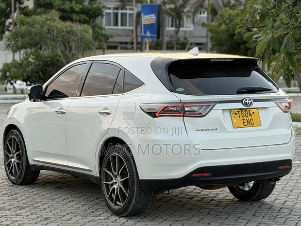 Toyota Harrier 2.0 2015 White