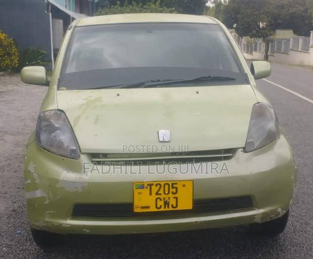 Toyota Passo 2004 Green