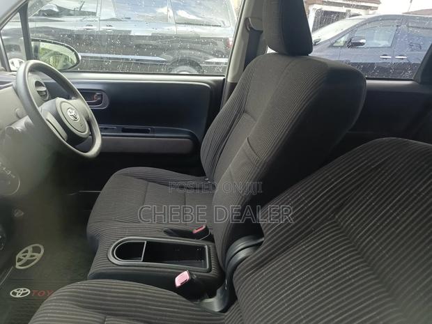 Toyota Spade 2015 Silver