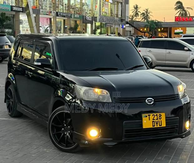 Toyota Corolla Rumion 2010 Black