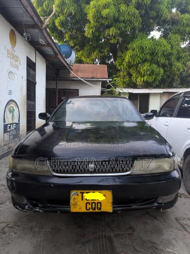 Toyota Chaser 2004 Black