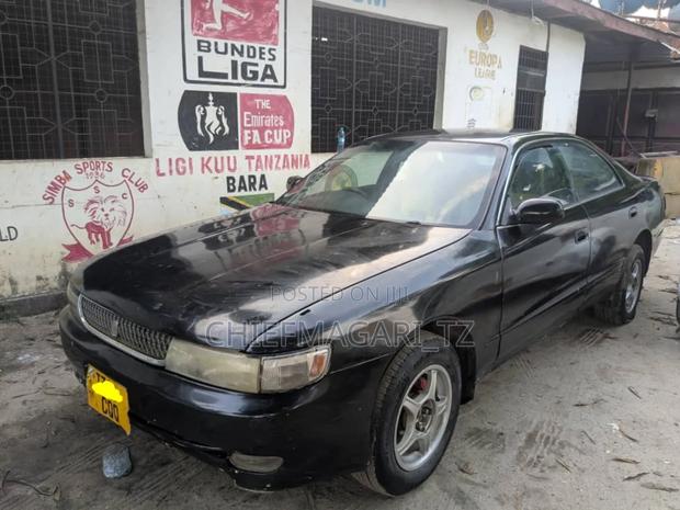 Toyota Chaser 2004 Black