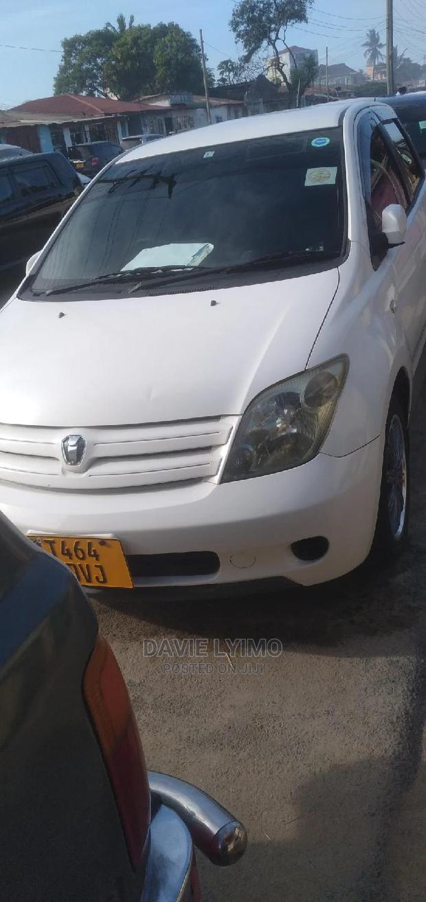 Toyota IST 2003 White