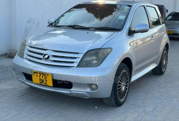 Toyota IST 2005 Silver