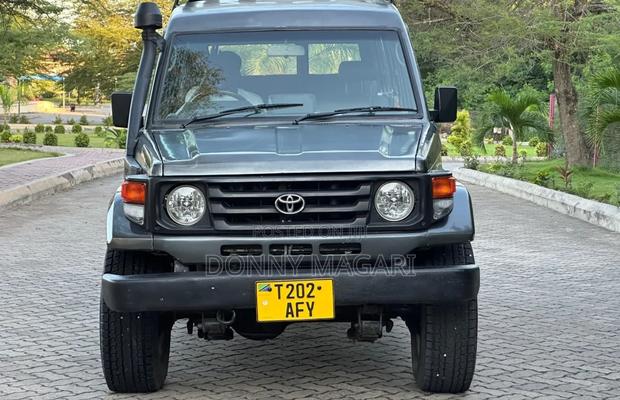 Toyota Land Cruiser 2006 Green