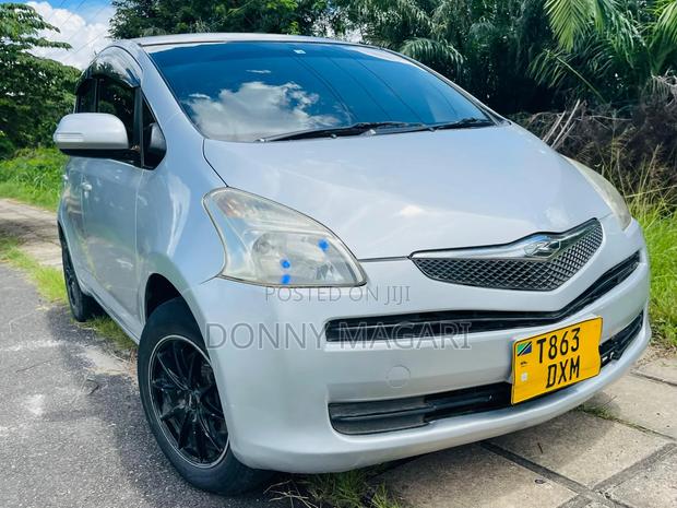 Toyota Ractis 2008 Silver