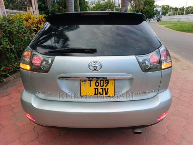 Toyota Harrier 2004 Silver