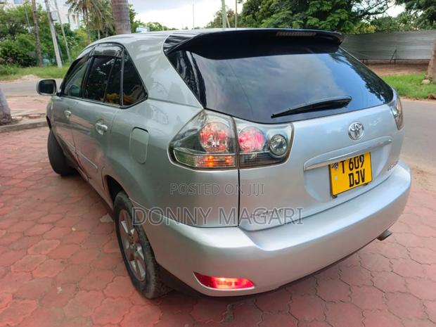 Toyota Harrier 2004 Silver