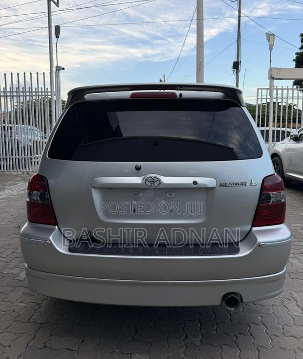 Toyota Kluger 2005 Silver