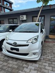 Toyota Ractis 1.3 FWD 2012 White for sale