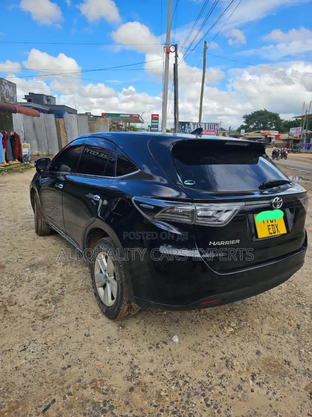 Toyota Harrier 2016