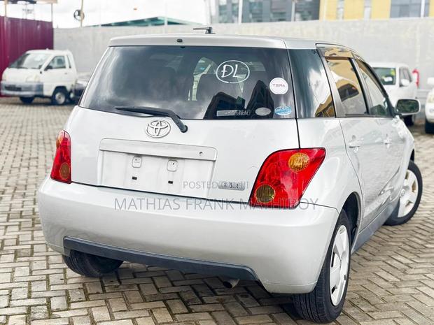 Toyota IST 2005 Silver
