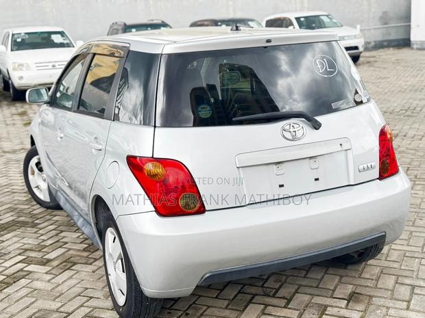 Toyota IST 2005 Silver