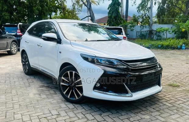 Toyota Harrier 2.0 2016 White