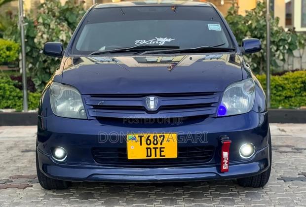 Toyota IST 2004 Blue