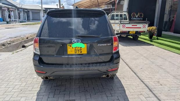 Subaru Forester 2010 Black