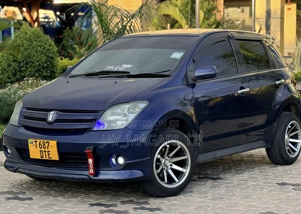 Toyota IST 2005 Blue