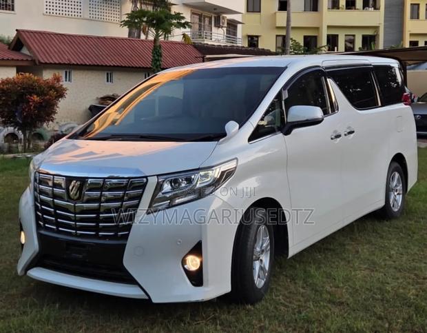 Toyota Alphard 2.4 Petrol AWD 2015 Ivory