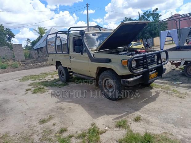 Toyota Land Cruiser 1998 Beige