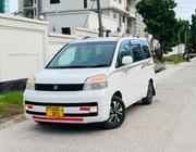 Toyota Noah 2005 White for sale