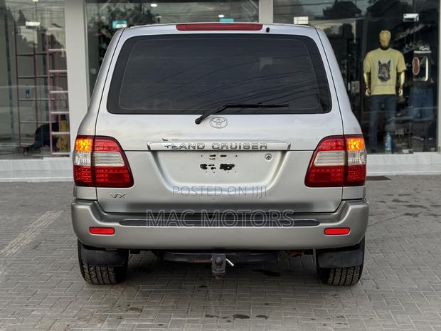 Toyota Land Cruiser 100 4.2 TD Executive 2005 Silver