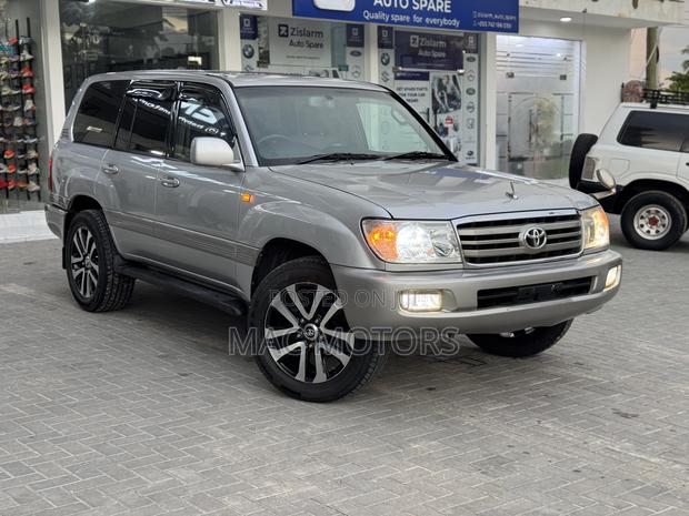 Toyota Land Cruiser 100 4.2 TD Executive 2005 Silver